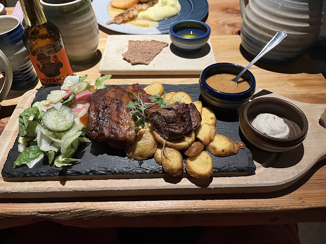 Comentarii opinii despre Viikinkiravintola Harald