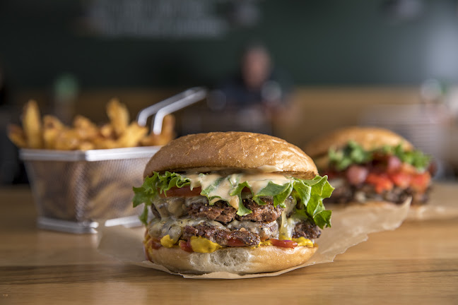 https://www.friendsandbrgrs.fi/