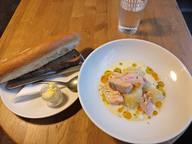 Meli Cafe & Bakery Phone number