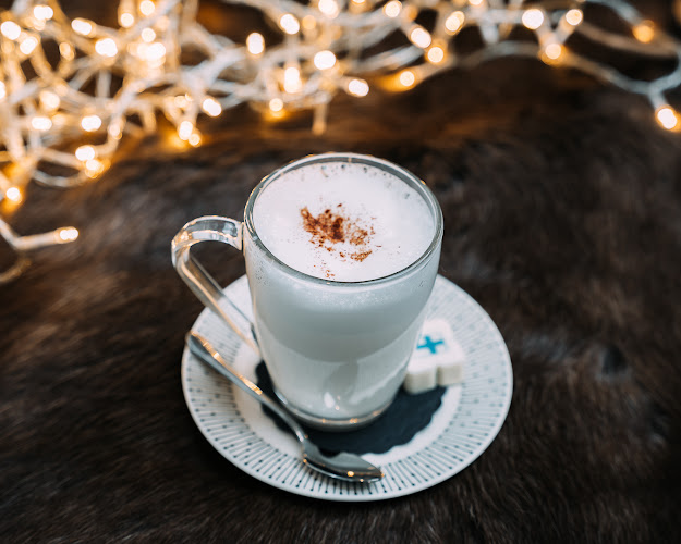 Loft Cafe & Snacks Shop - Ravintola-ala