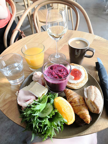 Comentarii opinii despre Fontana