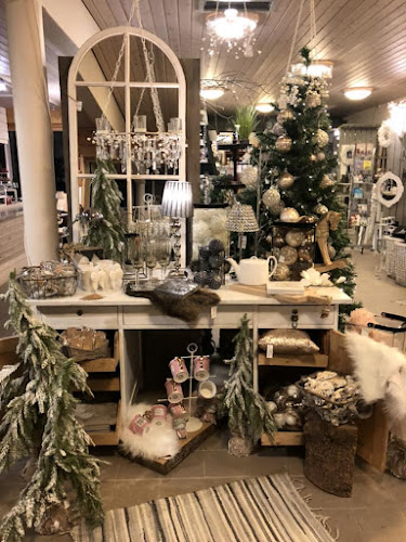 Comentarii opinii despre Sisustus-Kahvila Kaarnasydän