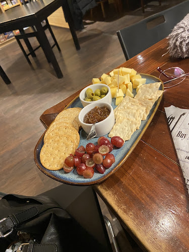 Opinii despre Lautapelikahvila Taverna în Tampere - Ravintola-ala