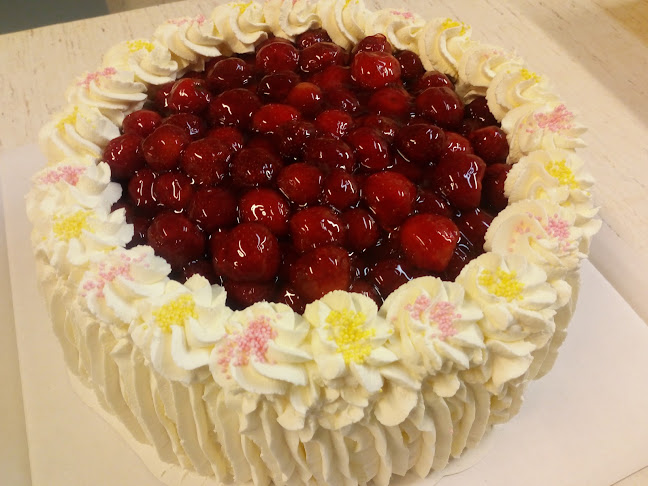Comments and reviews of Junno's Cakes oy