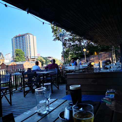 Ruby & Fellas - Irish Bar & Kitchen - Ravintola-ala