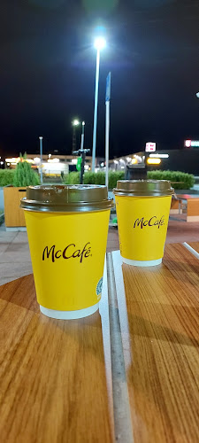Opinii despre McDonald's Oulu Limingantulli în Oulu - Ravintola-ala