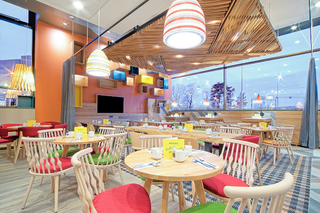 Holiday Inn Open Lobby Restaurant - Helsinki