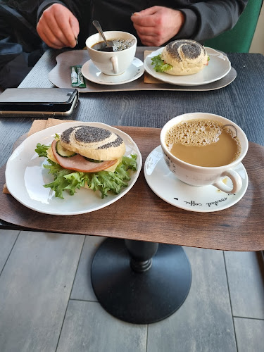 Opinii despre Robert's Coffee Pietarsaari în Pietarsaari - Ravintola-ala