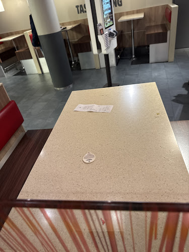 Opinii despre Burger King IsoKarhu în Pori - Ravintola-ala