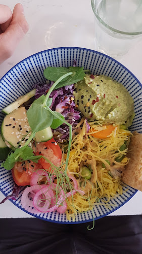 Comentarii opinii despre Raawka Café