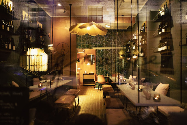 Grape Wine Bar & Tasting Room - Ravintola-ala