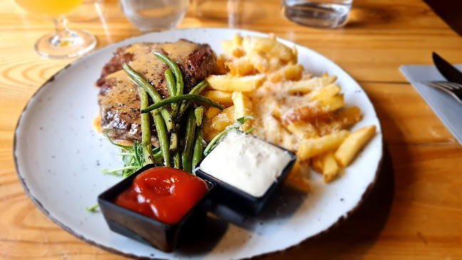 Tikkuraitti 15, 01300 Vantaa