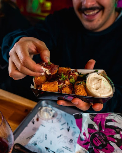 Naughty BRGR & DIF Döner Oulu - Ravintola-ala