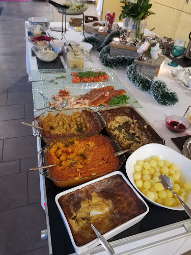 Opinii despre Juhla-pitopalvelu Alitar Oy juhlapaikka Ruusula în Seinäjoki - Ravintola-ala