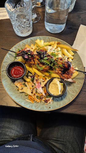 Mustakari - Ravintola-ala