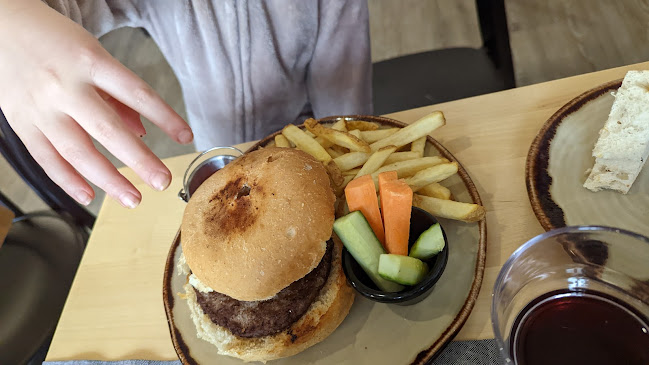 Comentarii opinii despre Herkkujuustola Oy