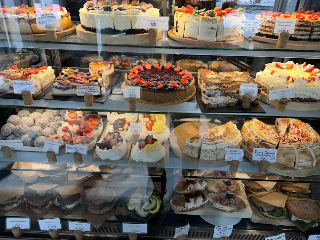 Pharmacy House - Café & Bakery - Ravintola-ala