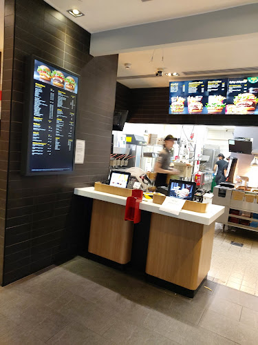 Opinii despre McDonald's Helsinki Kamppi în Helsinki - Ravintola-ala