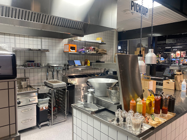 Opinii despre Bites Burgers Lippulaiva în Espoo - Ravintola-ala