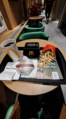 Comentarii opinii despre McDonald's Helsinki Töölö