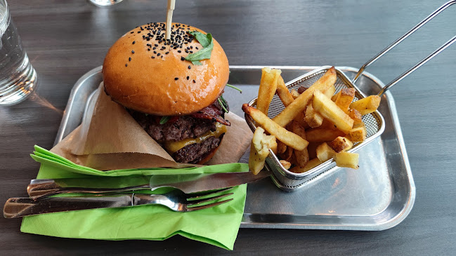 Comentarii opinii despre Rami Visulahti (Ramin Konditoria Kahvila Oy)