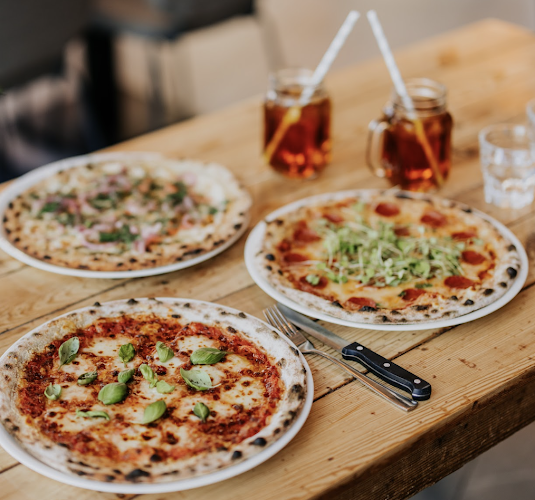 Valkoinen Puu Café & Shop - Ravintola-ala