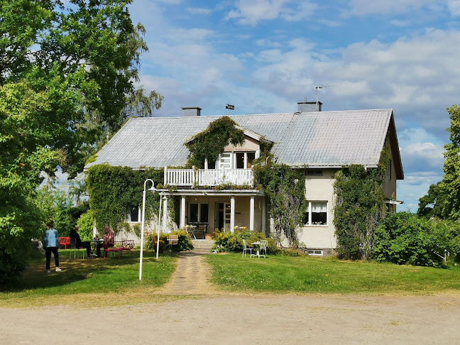 Mattilan Tila: Antikkiliike Vaarin Varasto, Kahvila Into - Ikaalinen