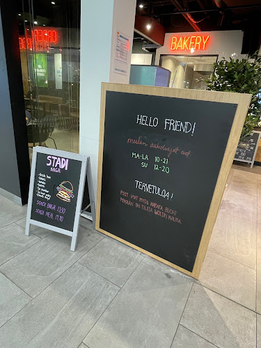 Opinii despre Friends & Brgrs Lauttis în Helsinki - Ravintola-ala