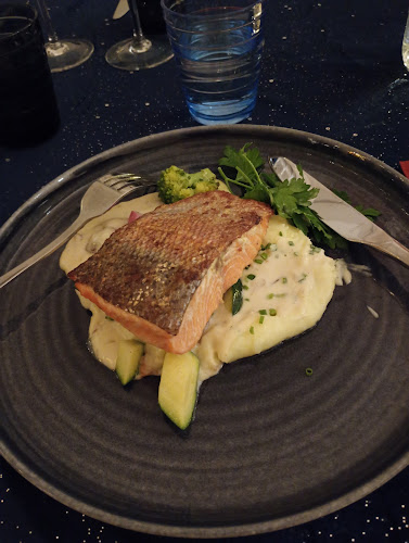 Autolla: Rautatieasemalta Parkkitalo Pöölin jälkeen vasemmalle, Mensanaukio 4, 13200 Hämeenlinna