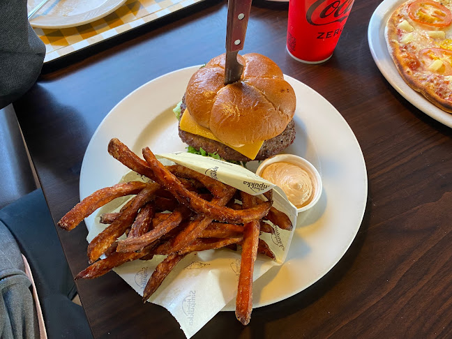 Opinii despre Helmisimpukka Hirvaskangas în Äänekoski - Ravintola-ala