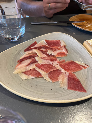 Comentarii opinii despre Gustavo