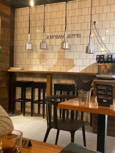 Mr. Bank Pizzas & Drinks - Ravintola-ala