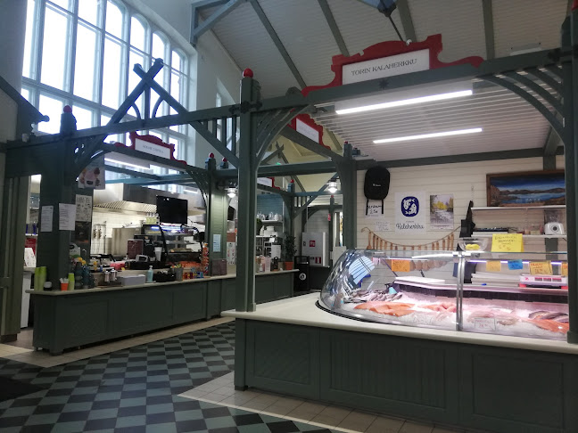 Kolme Tähteä - Ravintola-ala