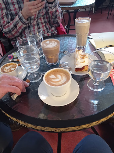 Comments and reviews of Café Art