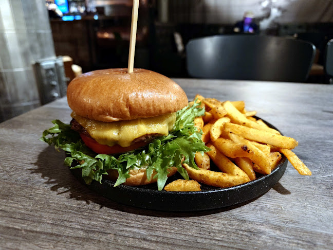 Pub Peräkammari - Ravintola-ala