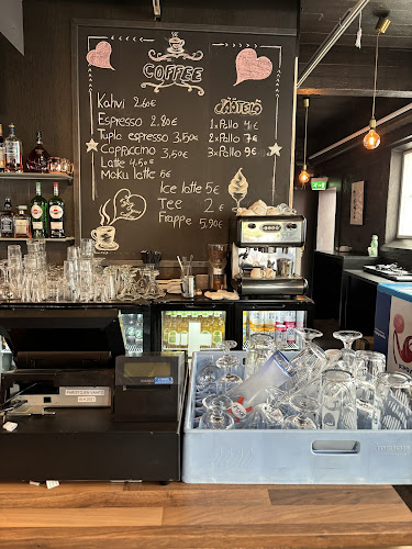 Opinii despre Sotkanrannan Cafe & Bar în Hämeenlinna - Ravintola-ala