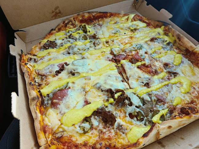 https://www.facebook.com/pizzerialila/