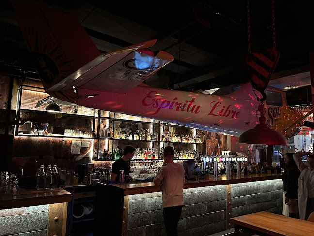 Gate A21 - Ravintola-ala