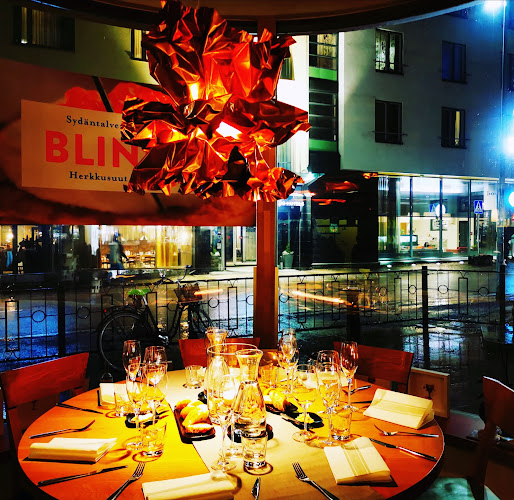 Pakkahuoneenkatu 15, 90100 Oulu