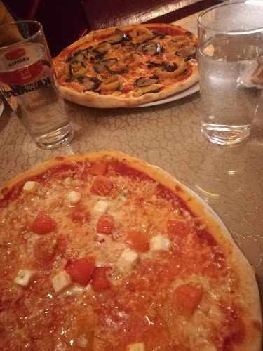 https://pizzeria-maria.vertaafood.fi/menus