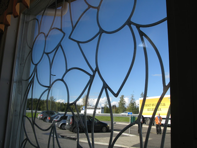 Kahvilaravintola Ykköspesä - Saukkola