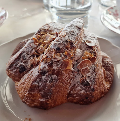Patisserie Teemu Aura Hakaniemi Phone number
