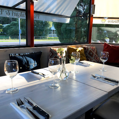 Pian Pakari & Bistro