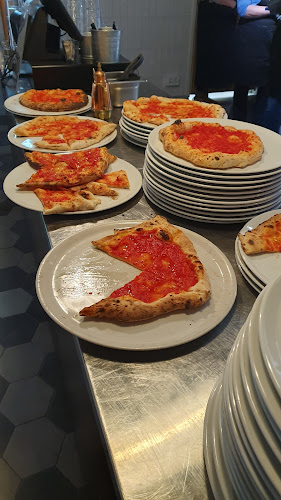 Pizzeria Via Tribunali Kallio - Ravintola-ala