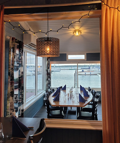 Comentarii opinii despre Club Marin