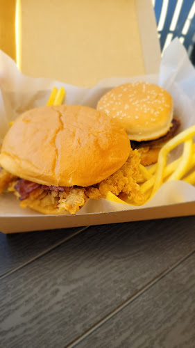 Andy's Fried chicken and Snacks - Ravintola-ala