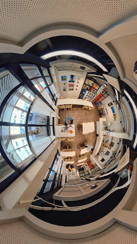 Opinii despre Porin Kirjaston Kahvila Ky. în Pori - Ravintola-ala