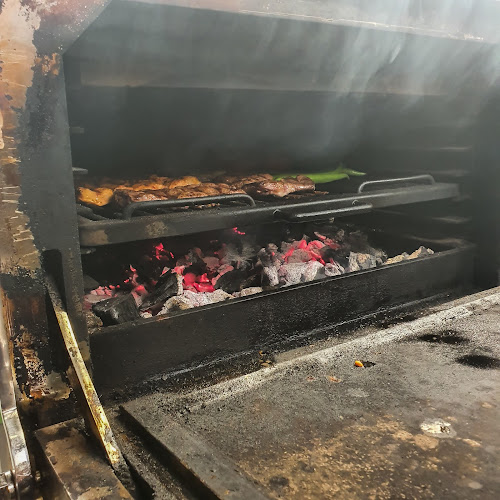 Comments and reviews of Grill house and Pizza Express Tikkurila