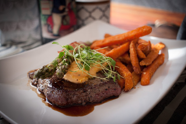 Comentarii opinii despre Bistro Neljä Kaesaa