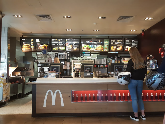 Opinii despre McDonald's Järvenpää în Järvenpää - Ravintola-ala